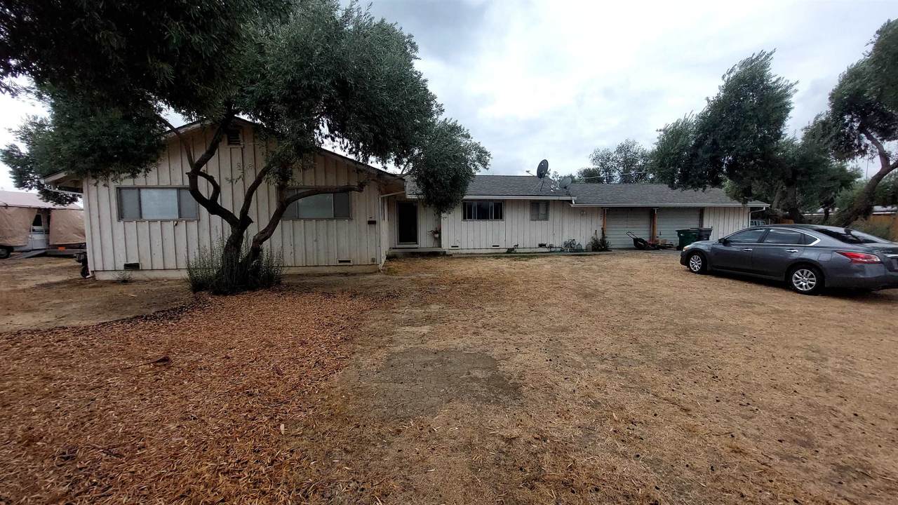 1547 Blackburn Avenue - Photo 1