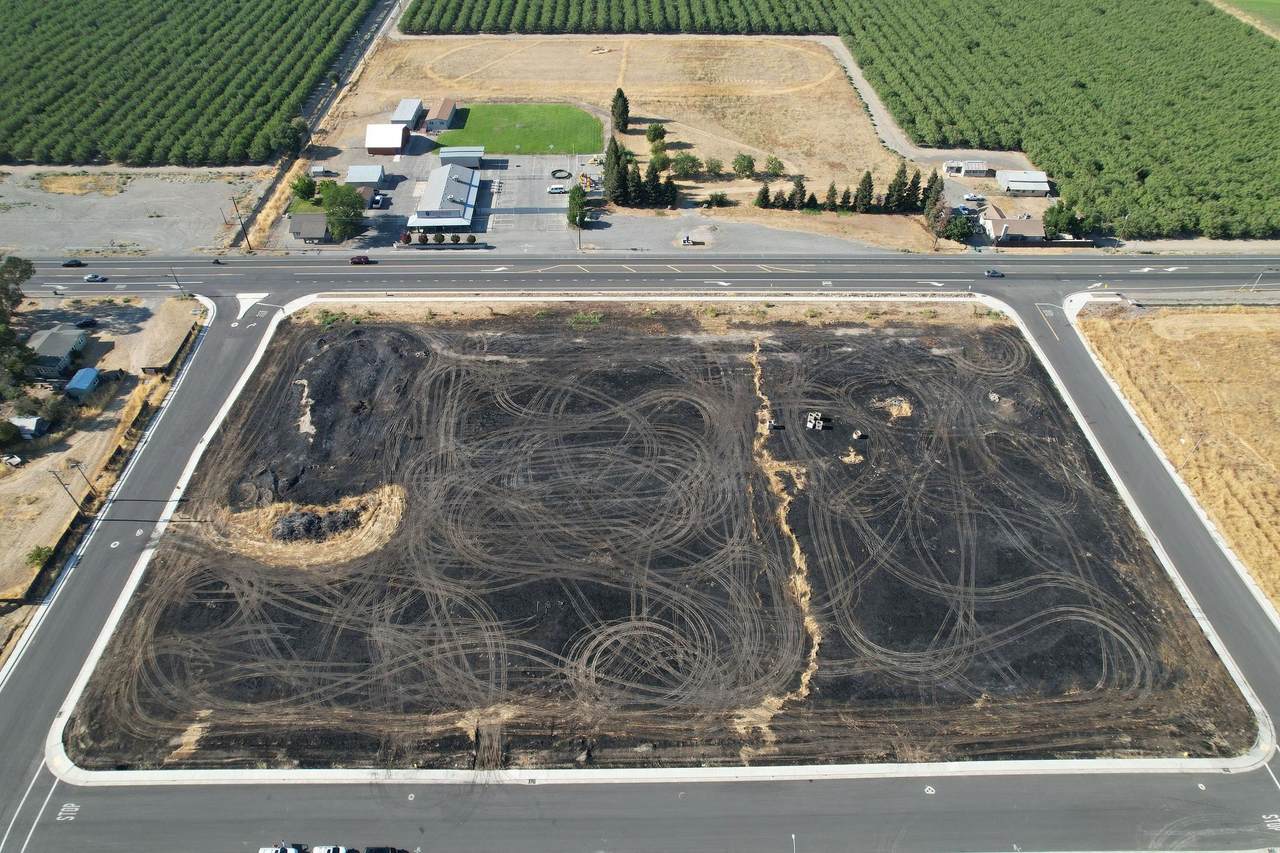 698 Hambright Ave - Photo 1