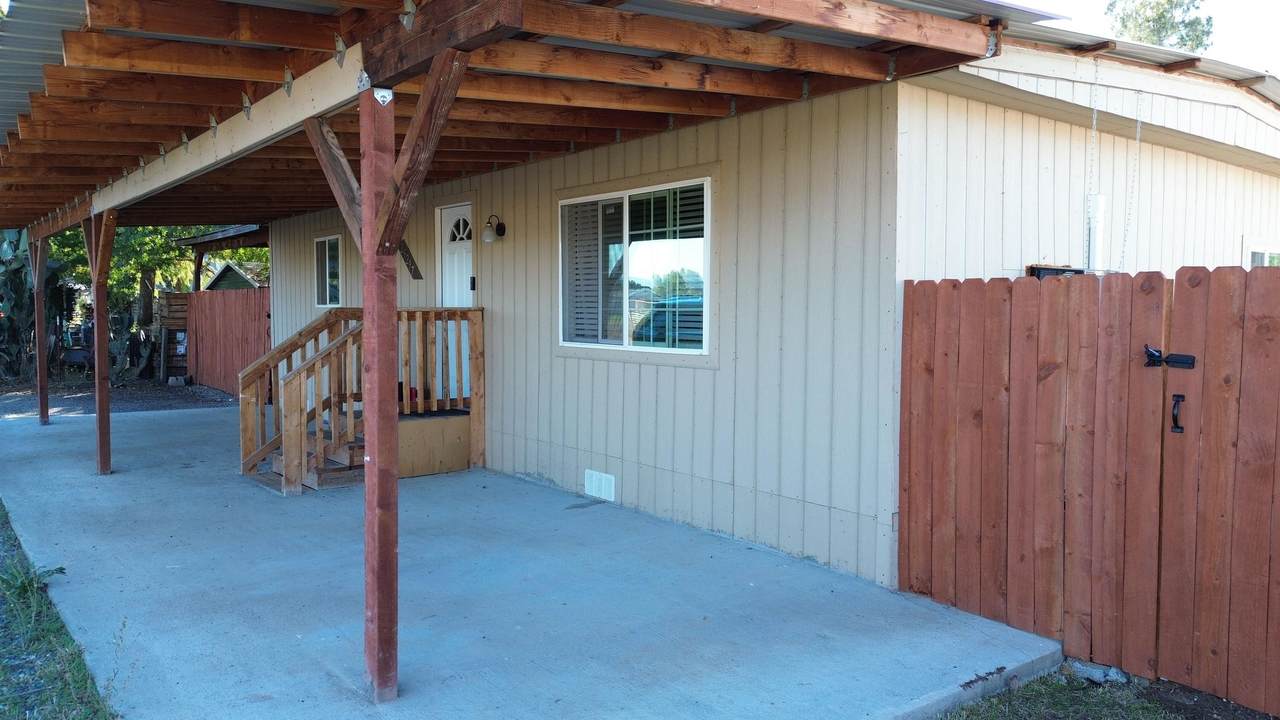 25297 Orange Street - Photo 1