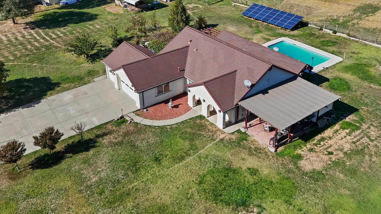 23004 Smith Avenue - Photo 1