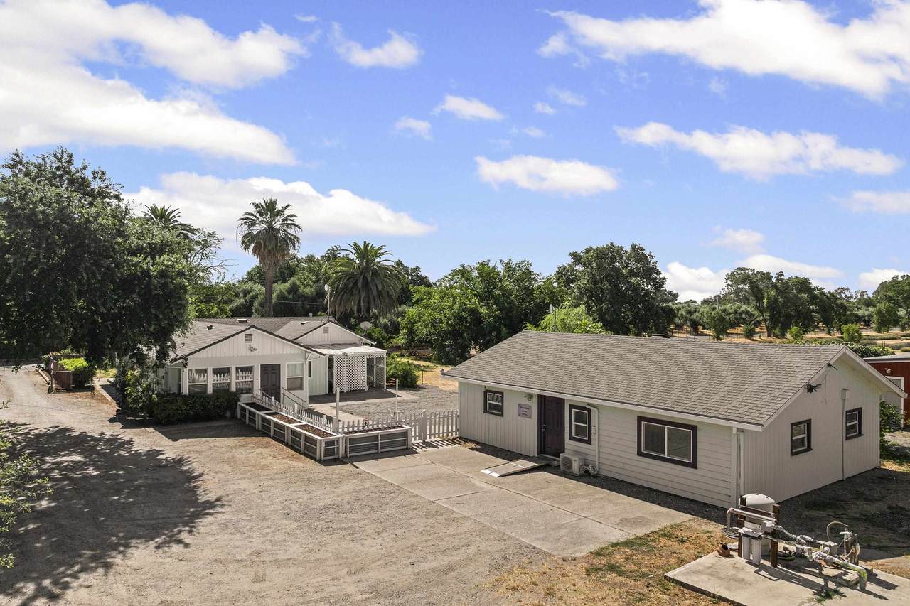 3911 Columbia Avenue - Photo 1