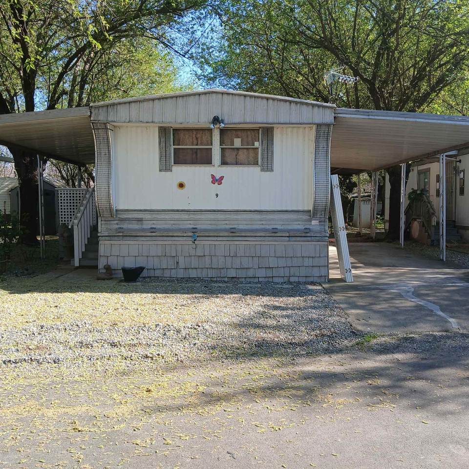11705 SP 9 Parey Avenue - Photo 1