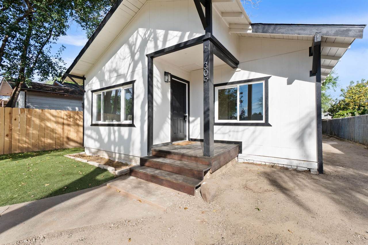 309 Chipman Avenue - Photo 1