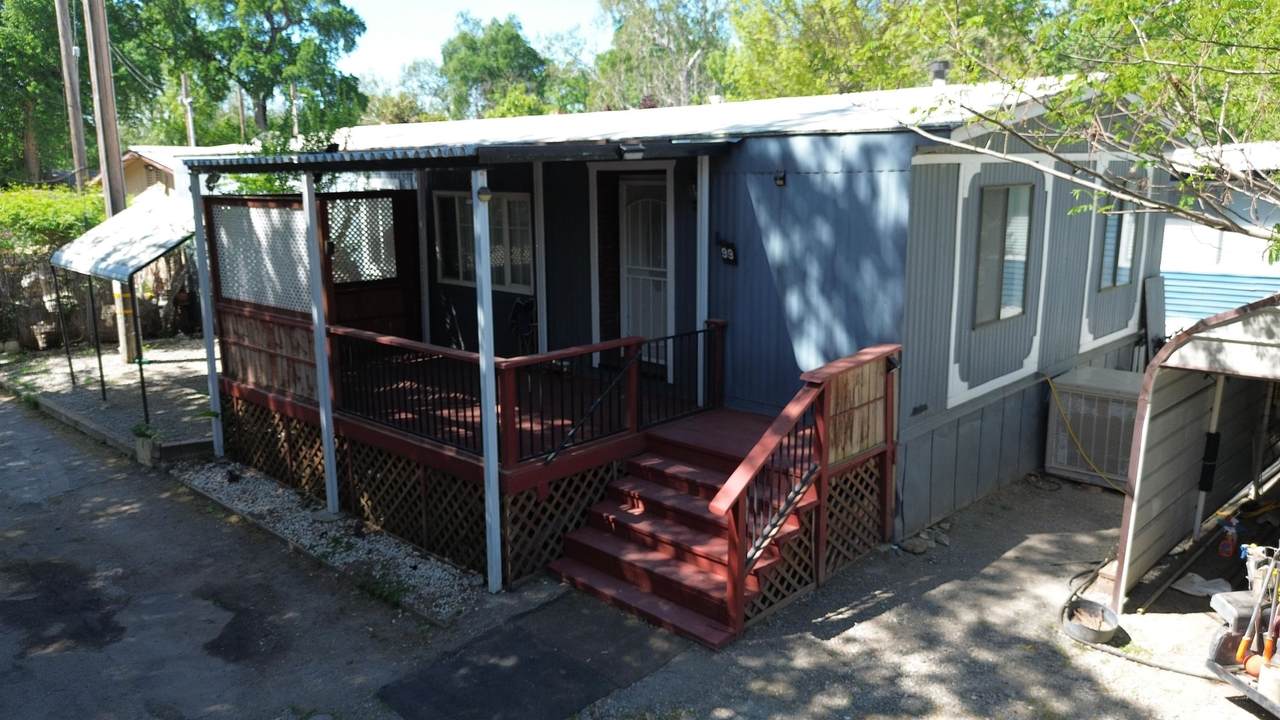 25433 South Ave - Photo 1