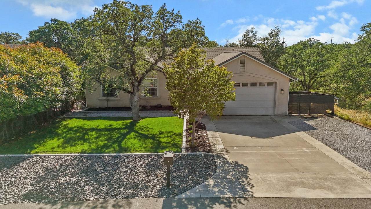 19603 Stoneyford Place - Photo 1