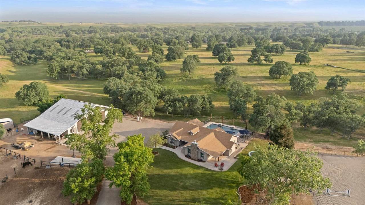5535 Janine Way - Photo 1