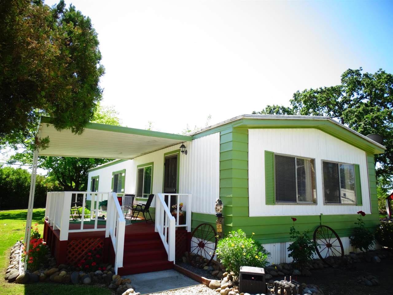 8175 Sherwood Blvd. - Photo 1