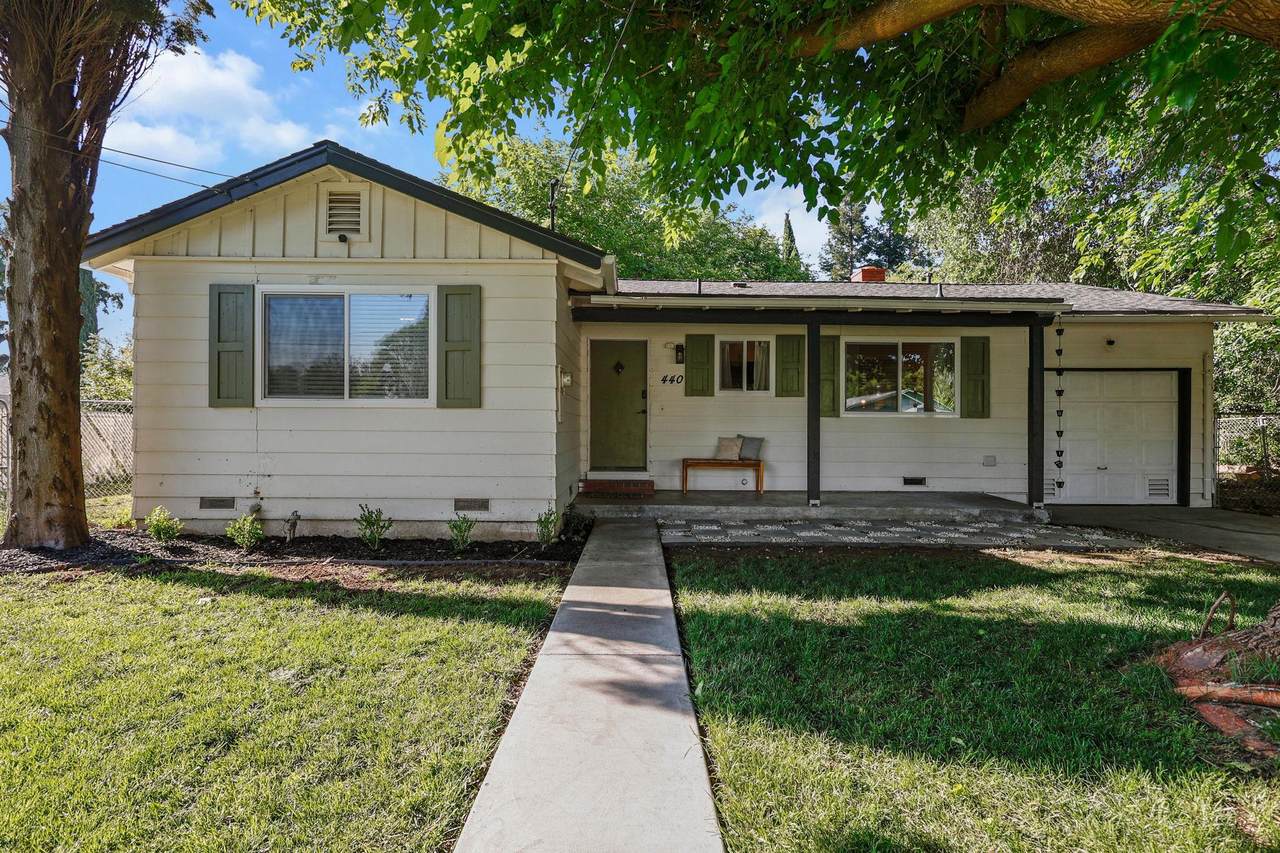 440 E Street - Photo 1