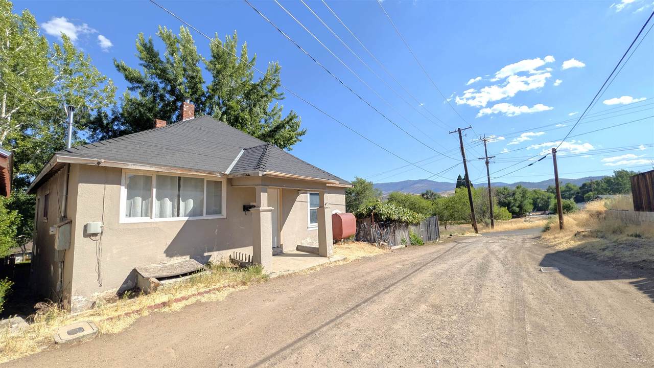 468 Alexander Ave - Photo 1