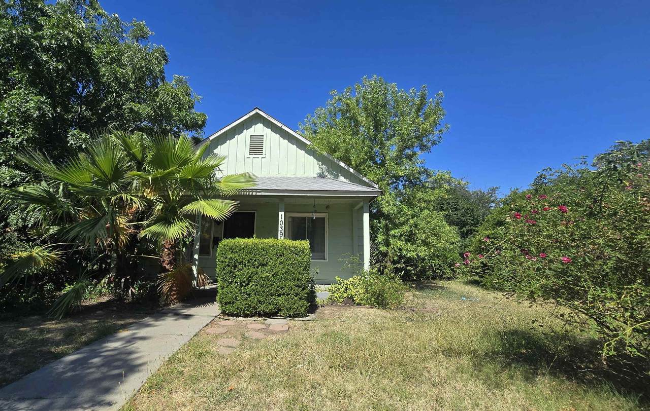 1039 1st Street - Photo 1
