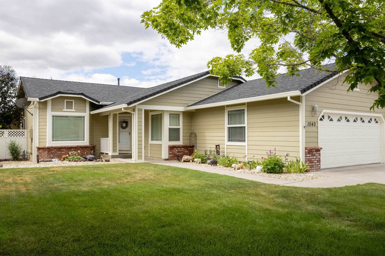 1040 Cameron Way - Photo 1