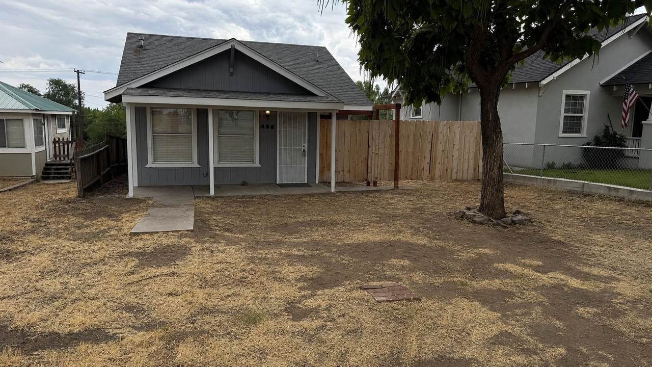 425 Pardee Avenue - Photo 1