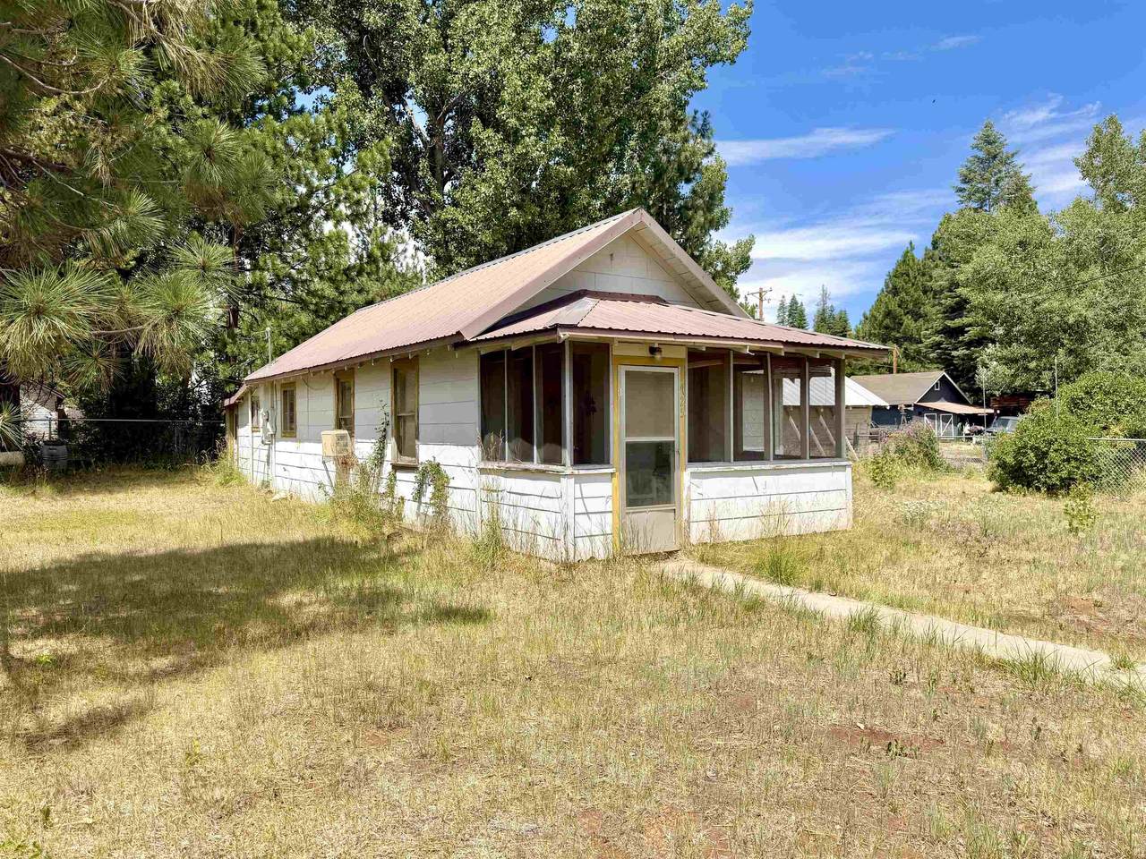 725 Birch Street - Photo 1