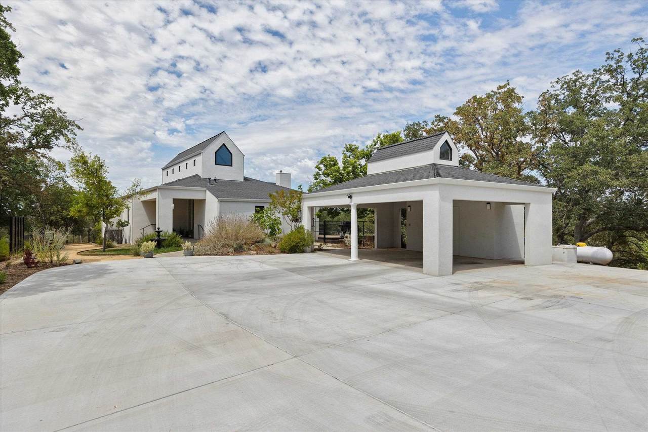14530 Oak Meadow Drive - Photo 1