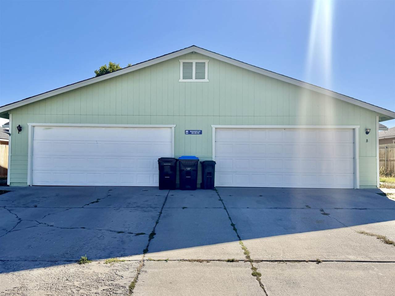 545 Howard Court - Photo 1