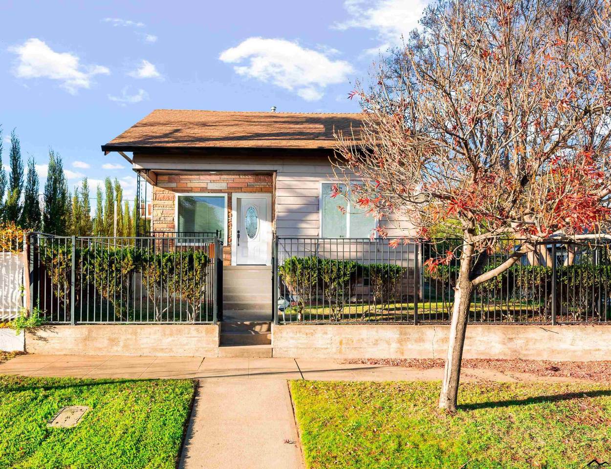 834 Chipman Avenue - Photo 1