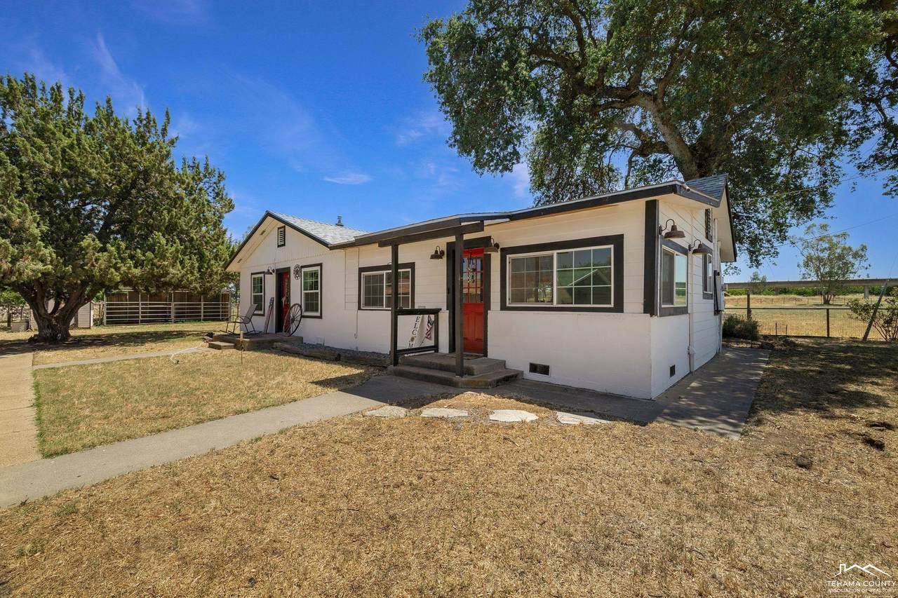 7361 Woodland Ave - Photo 1