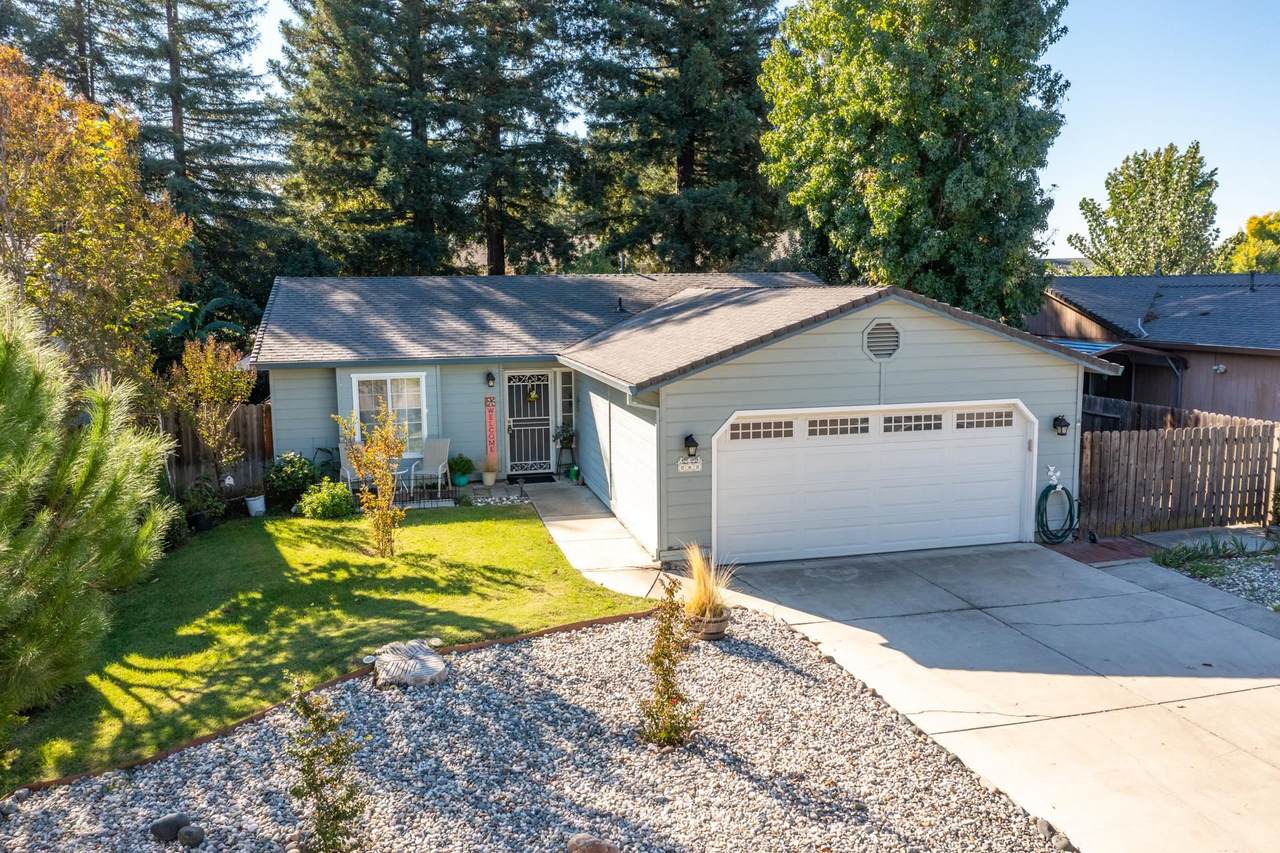 282 Pinon Way - Photo 1