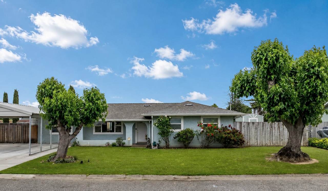 22043 Alma Avenue - Photo 1