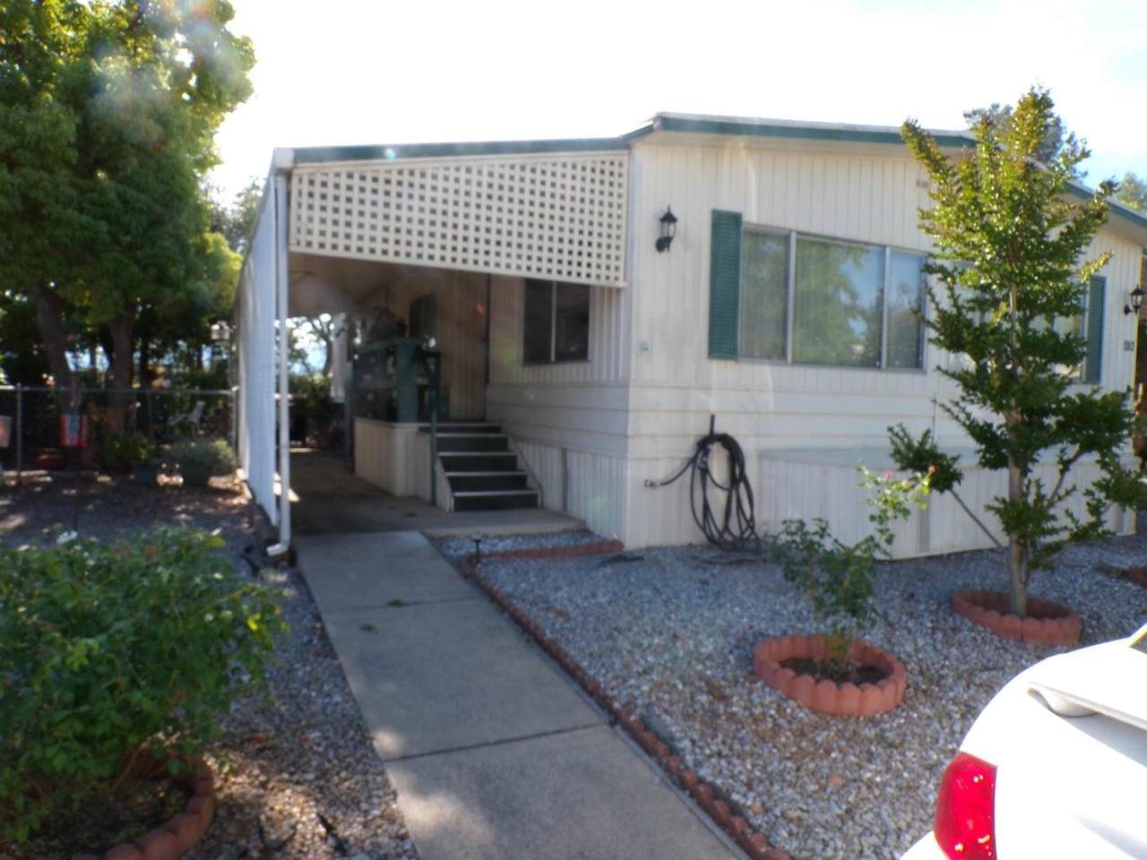 1221 E Cypress Cypress Avenue - Photo 1