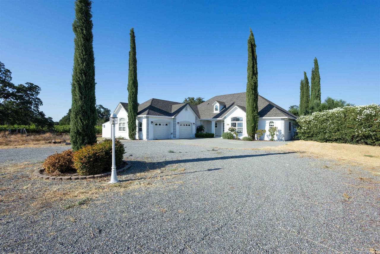 24115 Black Bart Court - Photo 1