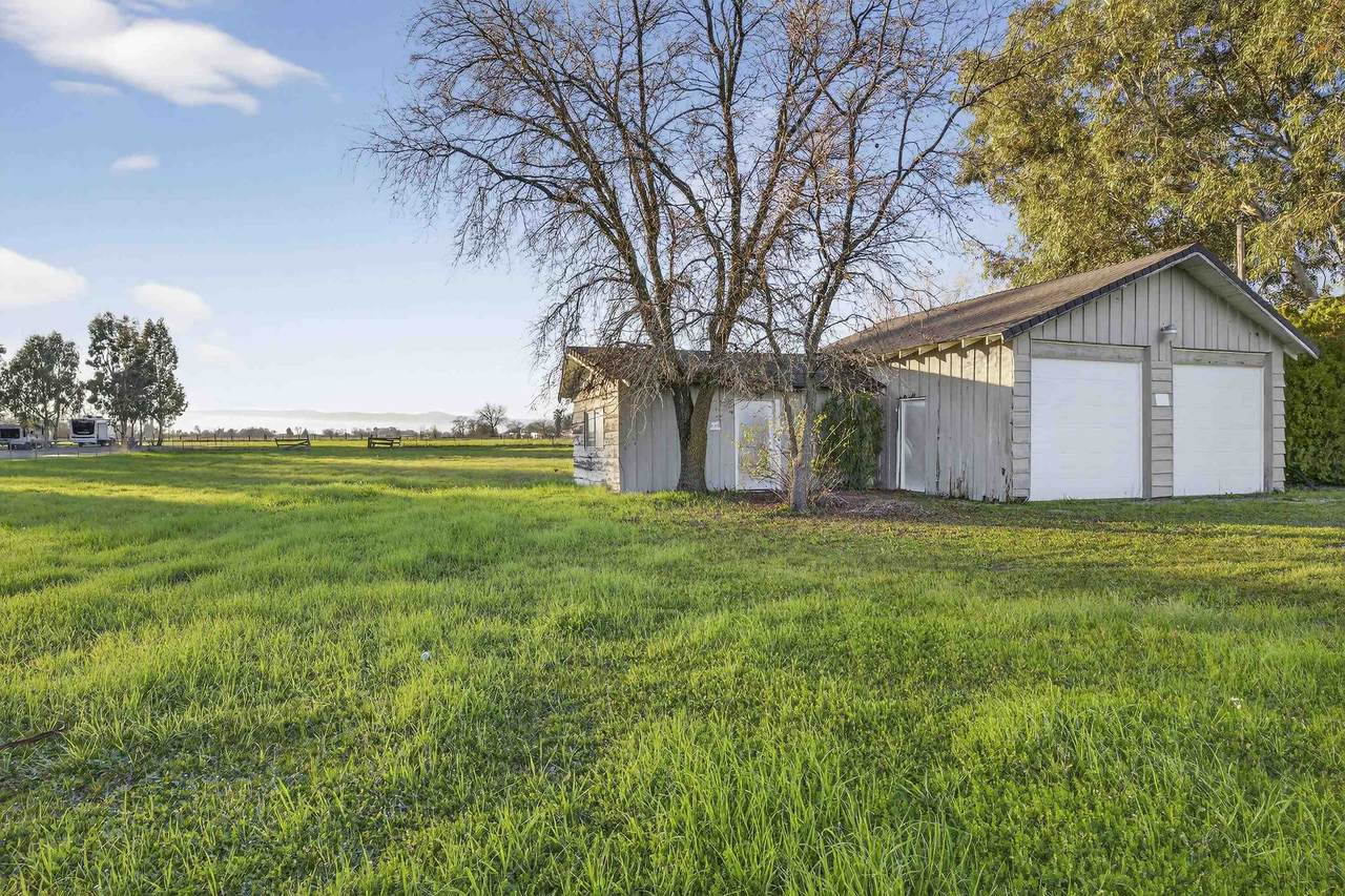 7691 State Highway 99W - Photo 1