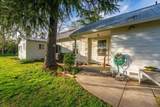 550 Bayles Avenue - Photo 42