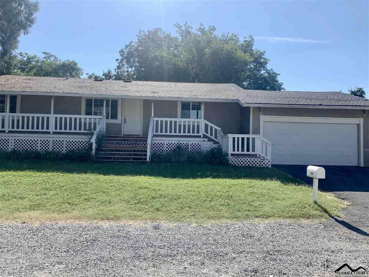 1015 Sunrise Drive - Photo 1