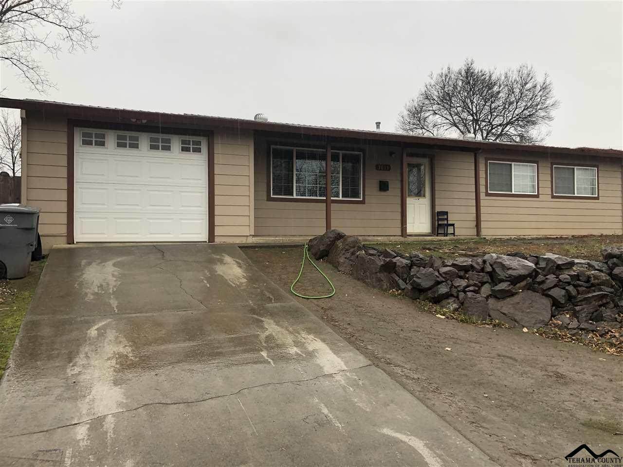 1015 Oak Grove Avenue - Photo 1
