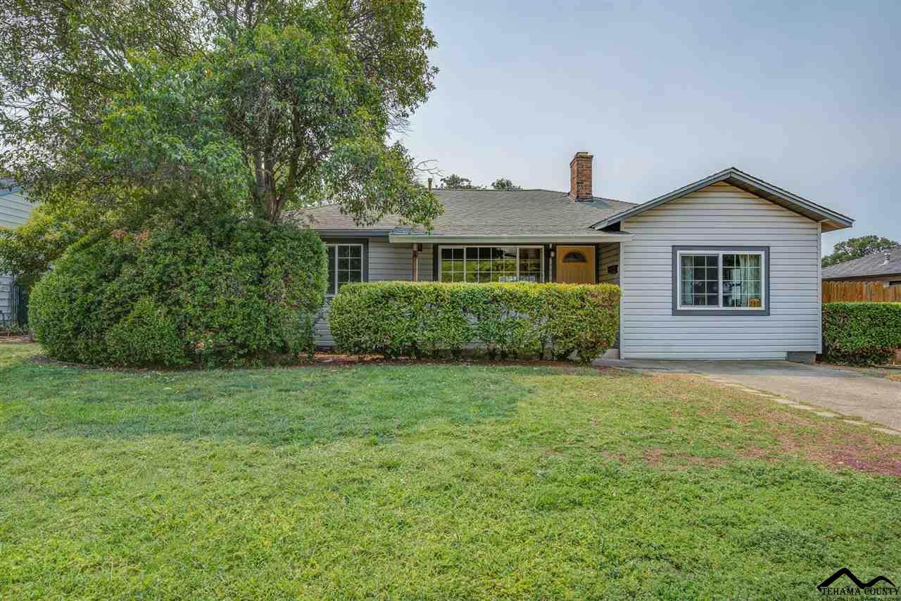240 Beverley Avenue - Photo 1