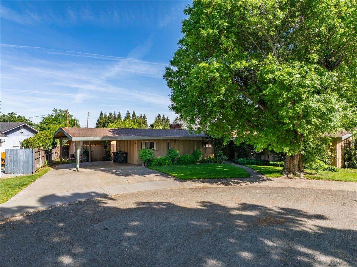 226 Sherman Drive - Photo 1