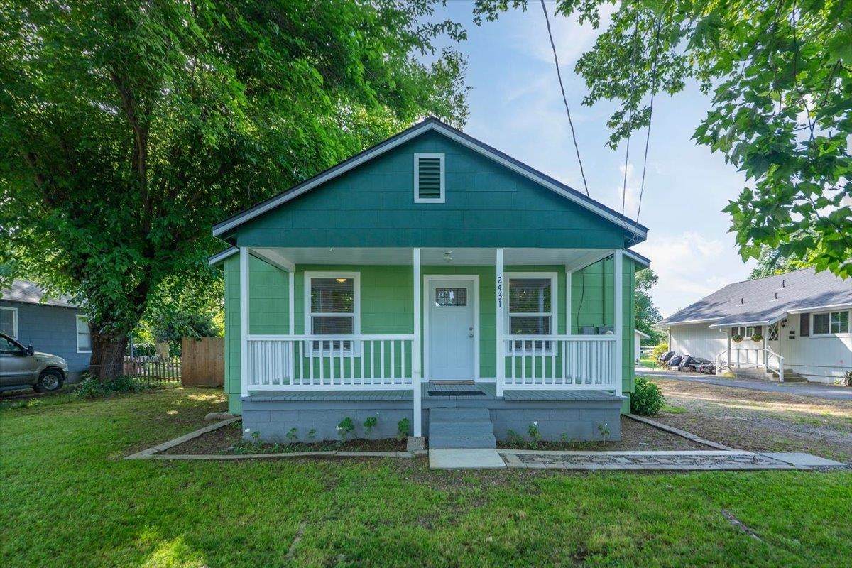 2431 Alexander Ave - Photo 1