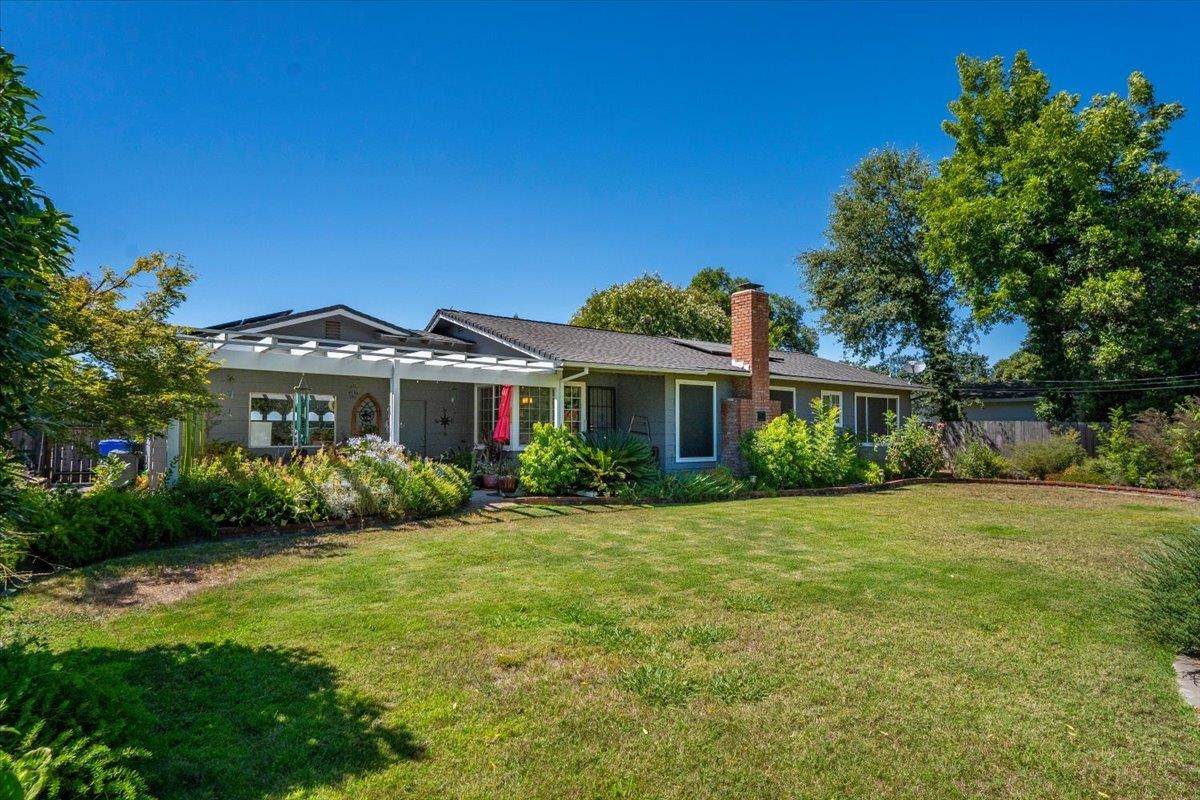 1566 Robinson Drive - Photo 1