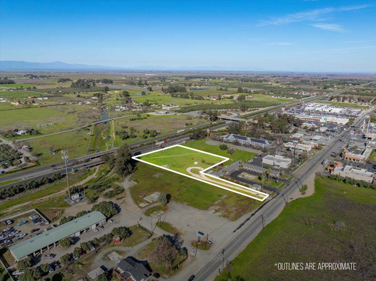 000 Hwy 99 W - Photo 1
