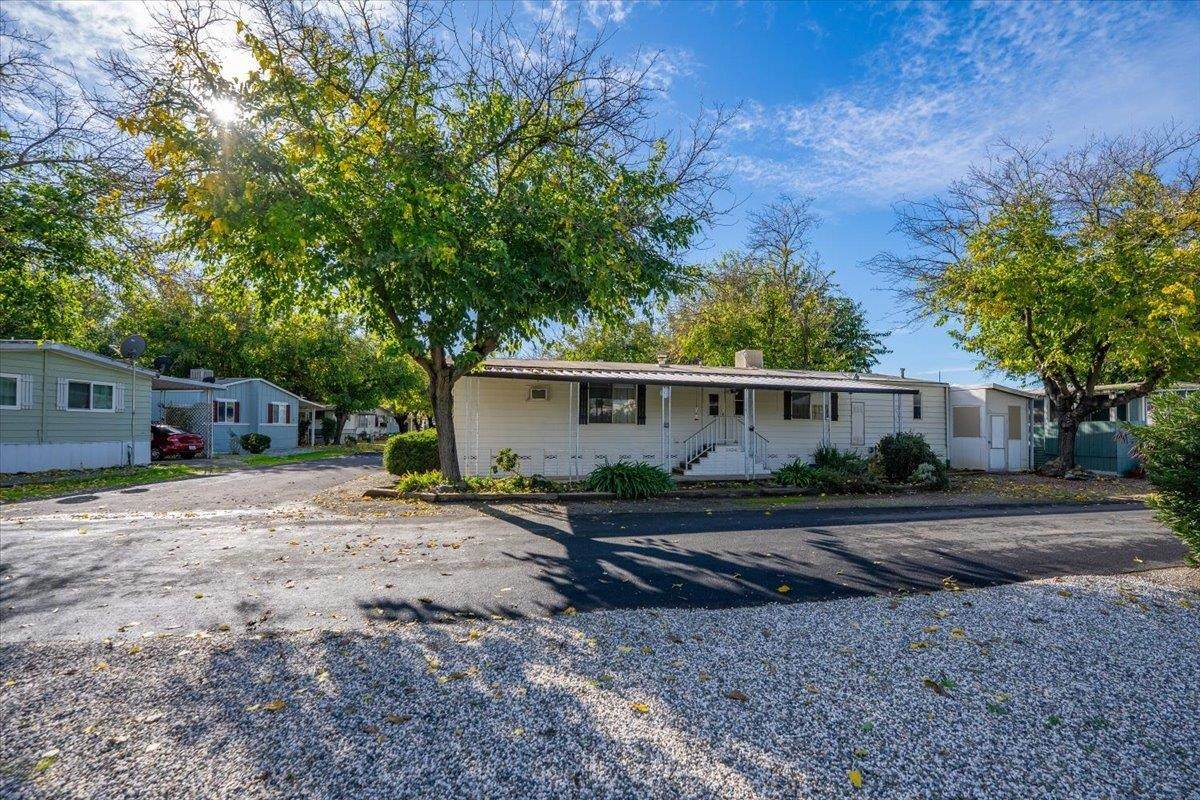 11705 SP 13 Parey Avenue - Photo 1