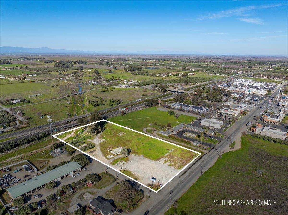 1075 Hwy 99 W - Photo 1