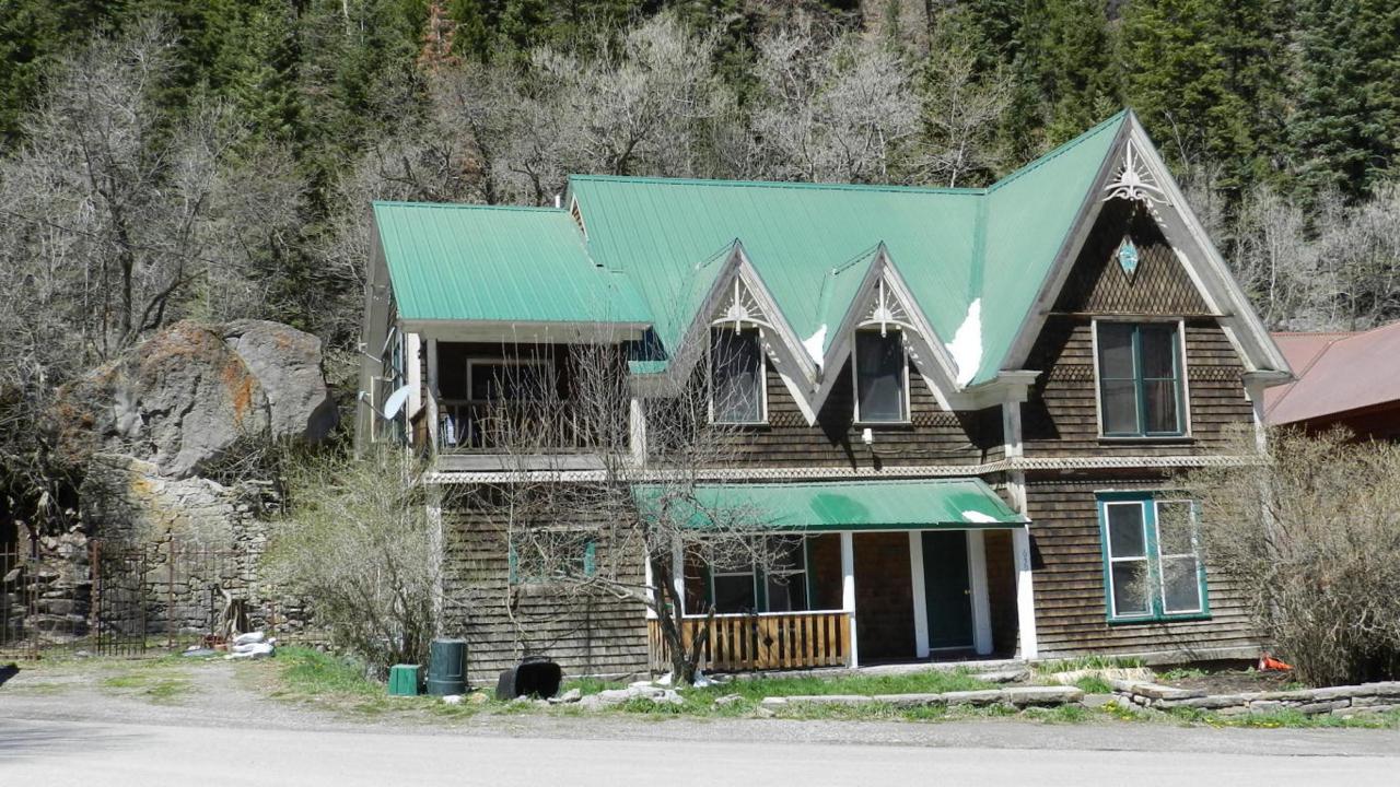 656 Oak Street - Photo 1