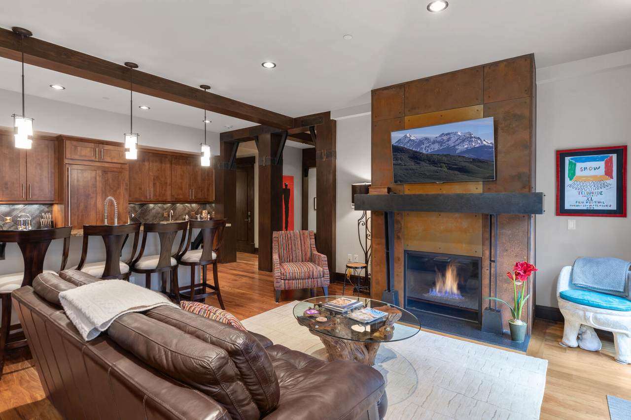 12 Elkstone Place - Photo 1