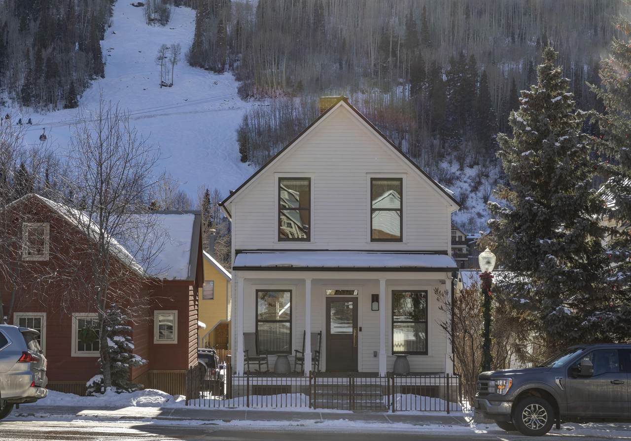 512 Colorado Avenue - Photo 1