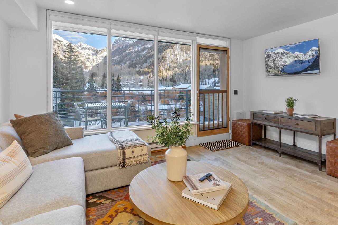 200 Willow Street - Photo 1