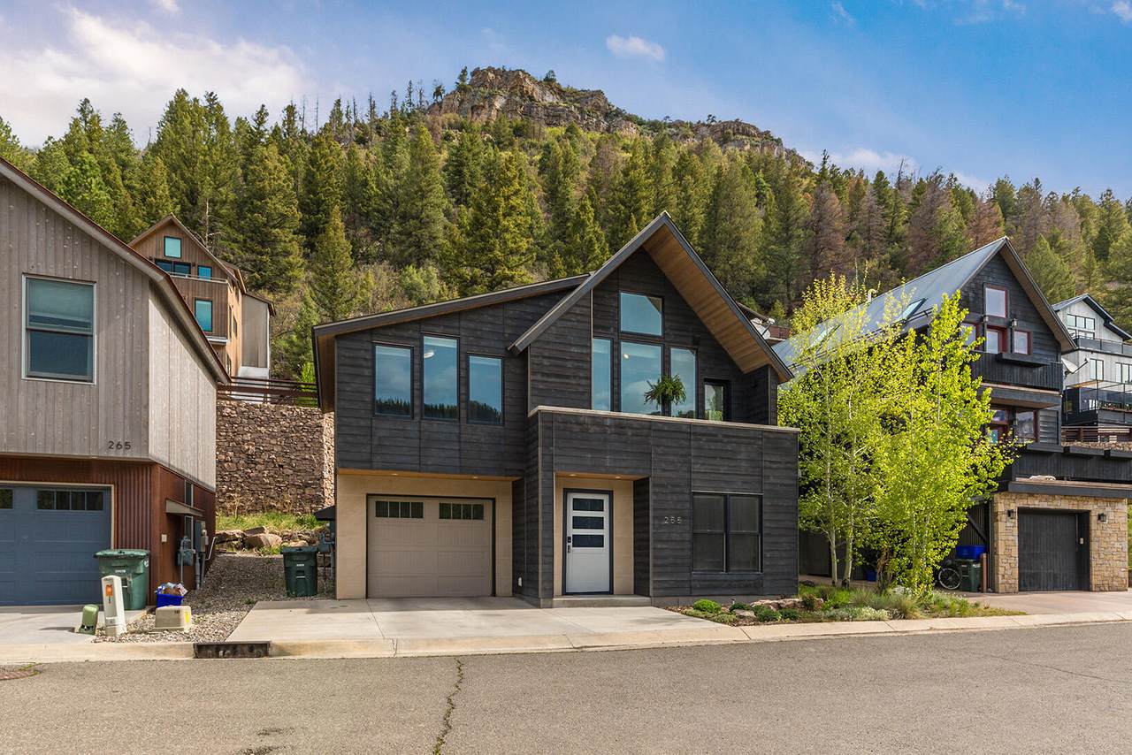 255 Sunset Ridge Drive - Photo 1