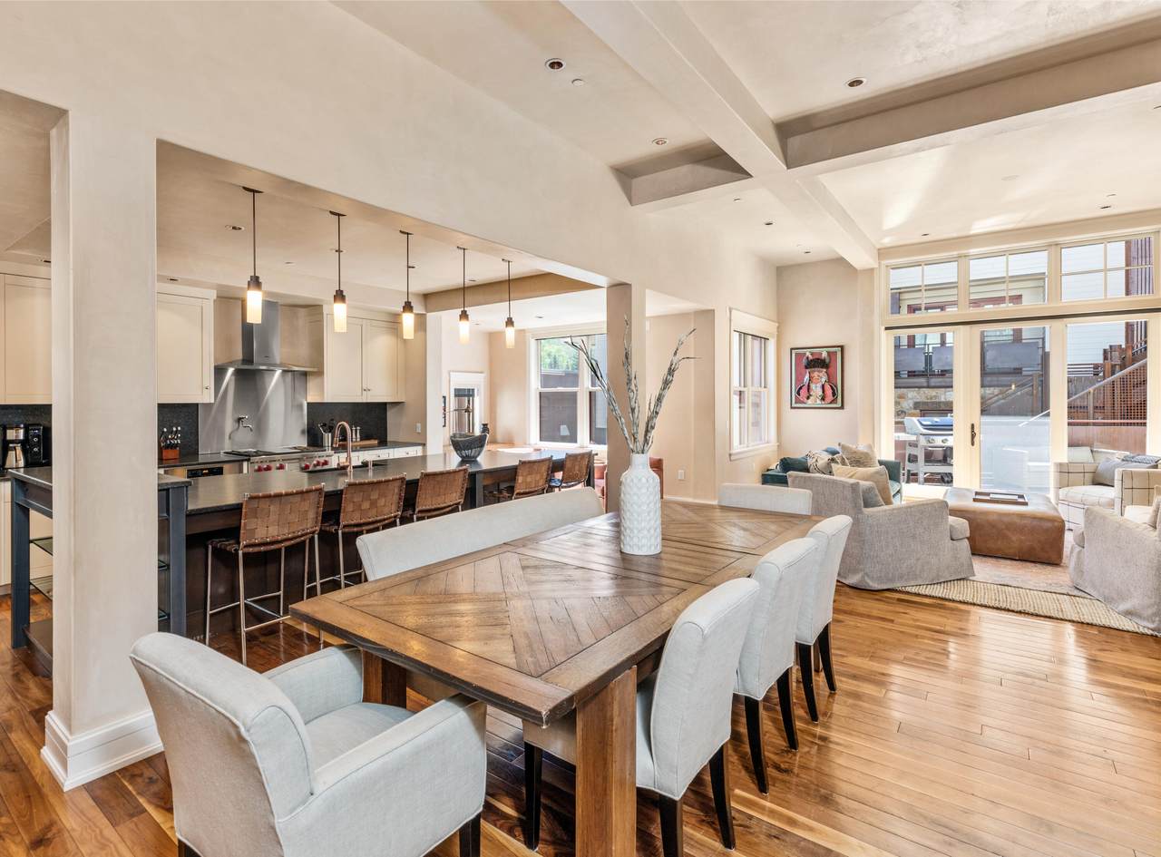 398 Davis Street - Photo 1
