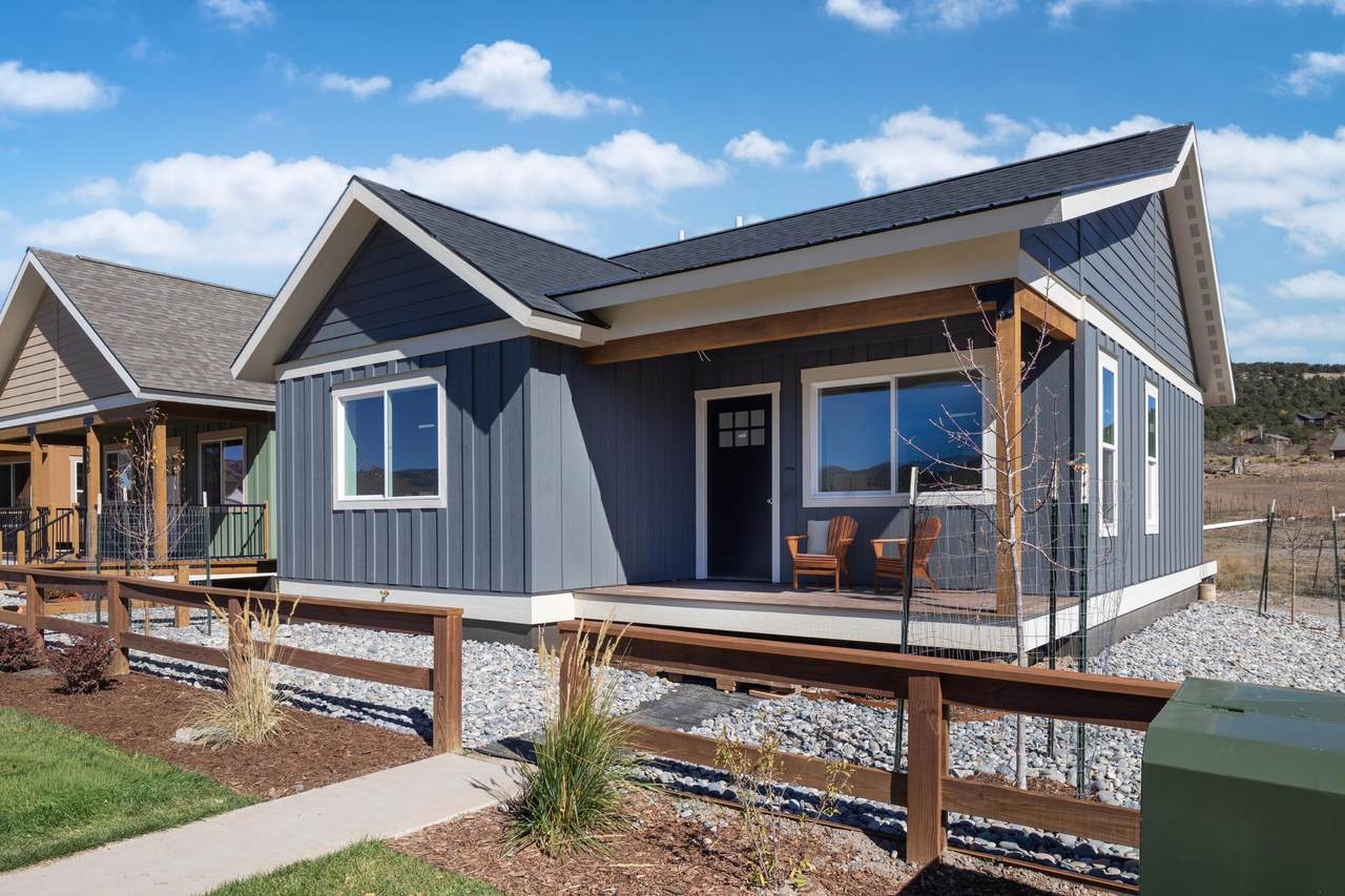 228 Redcliff Drive - Photo 1