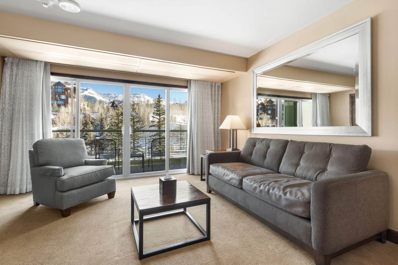 136 Country Club Drive - Photo 1