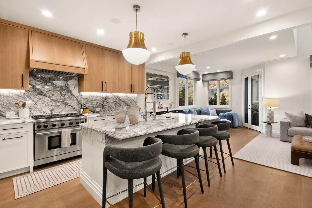 111 San Joaquin Road - Photo 1