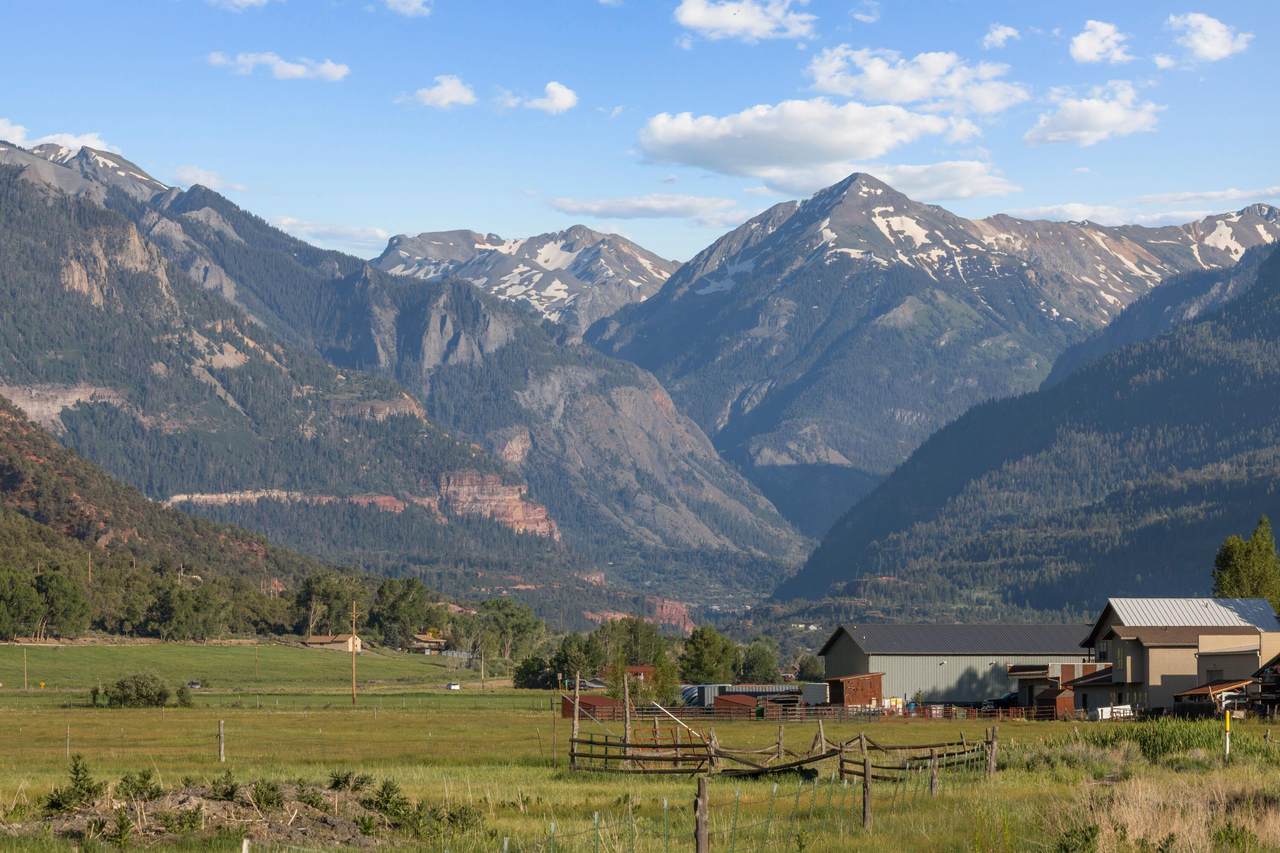 200 Redcliff Drive - Photo 1