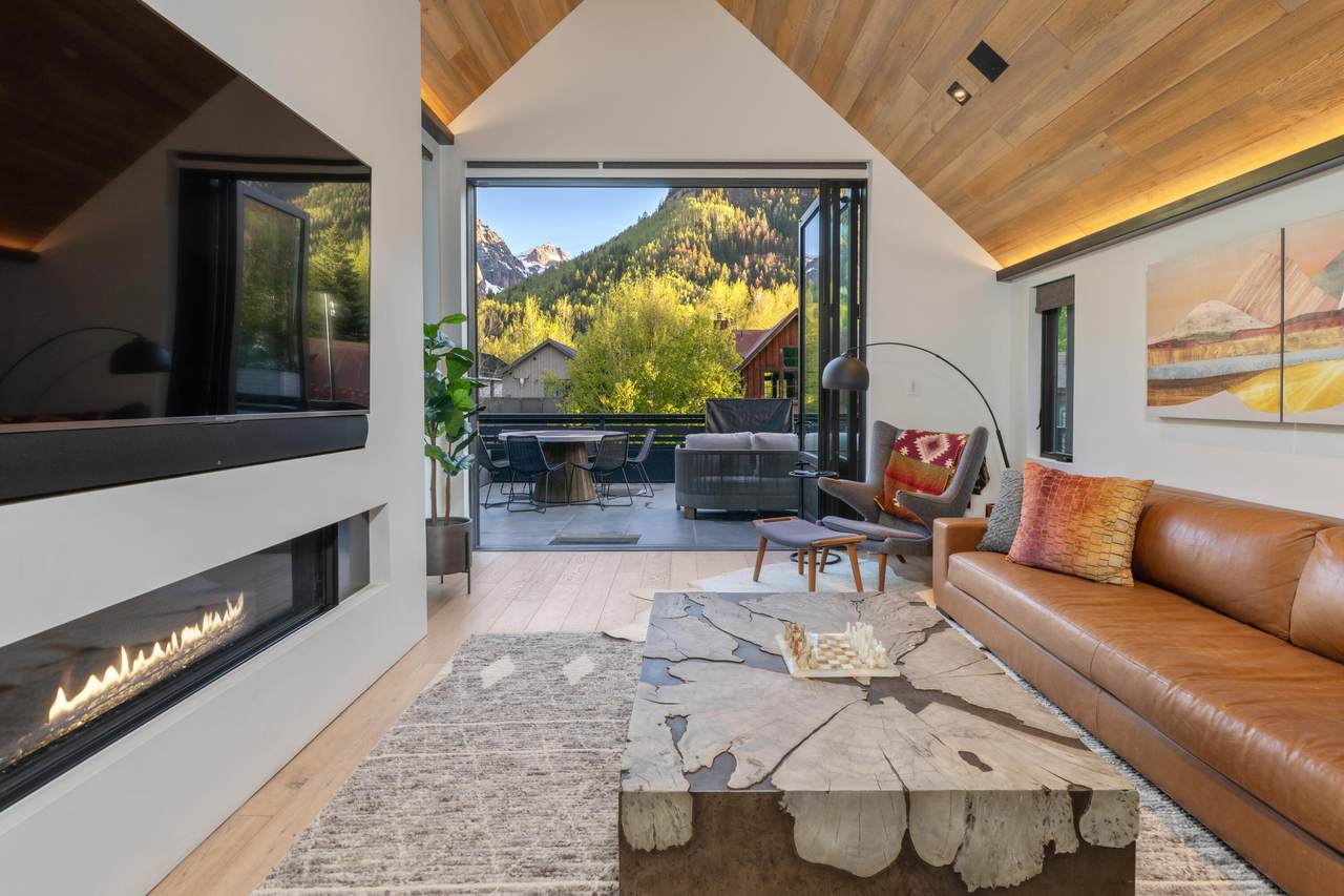 https://bt-photos.global.ssl.fastly.net/telluride/1280_boomver_1_44341-2.jpg