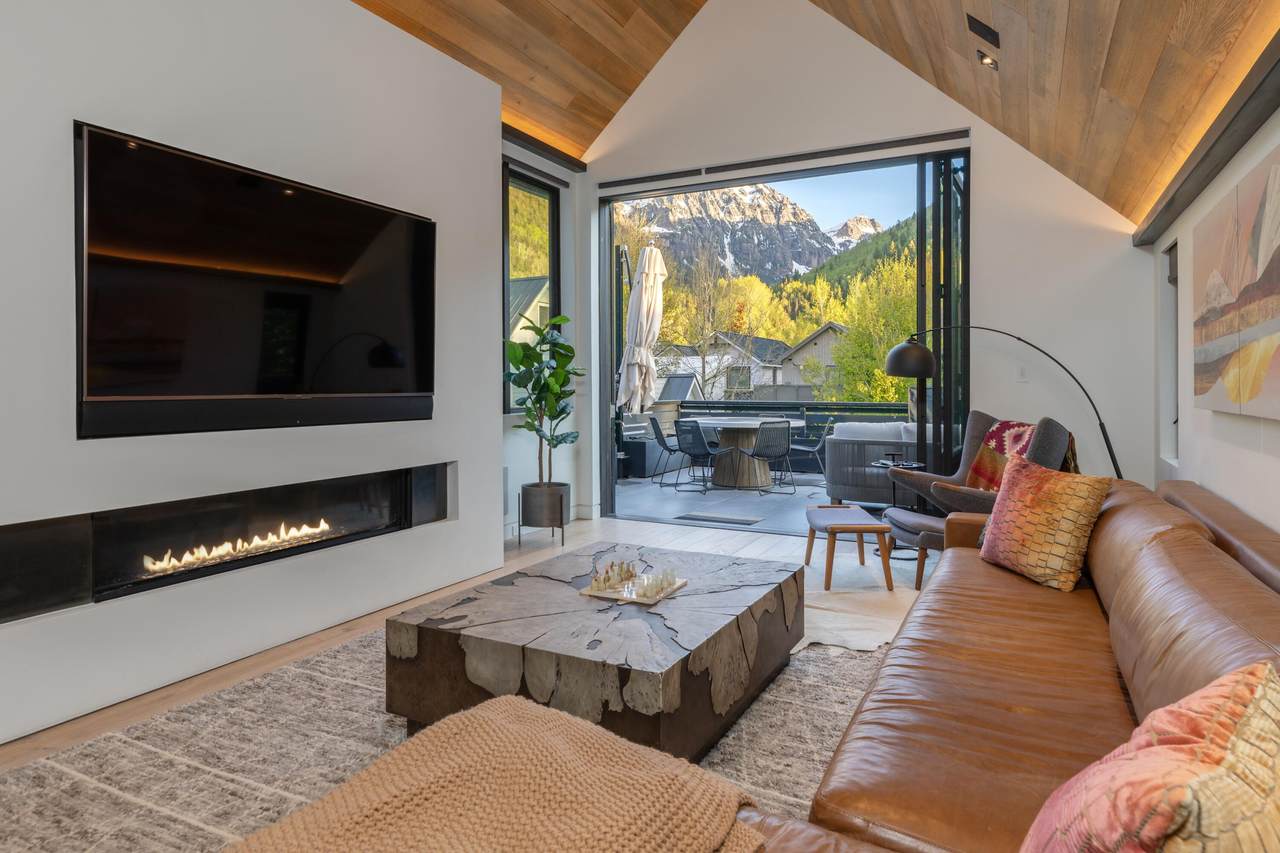 https://bt-photos.global.ssl.fastly.net/telluride/1280_boomver_1_44341-2.jpg