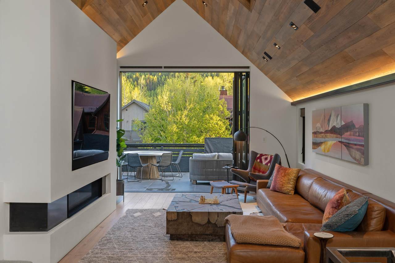 https://bt-photos.global.ssl.fastly.net/telluride/1280_boomver_1_44341-2.jpg