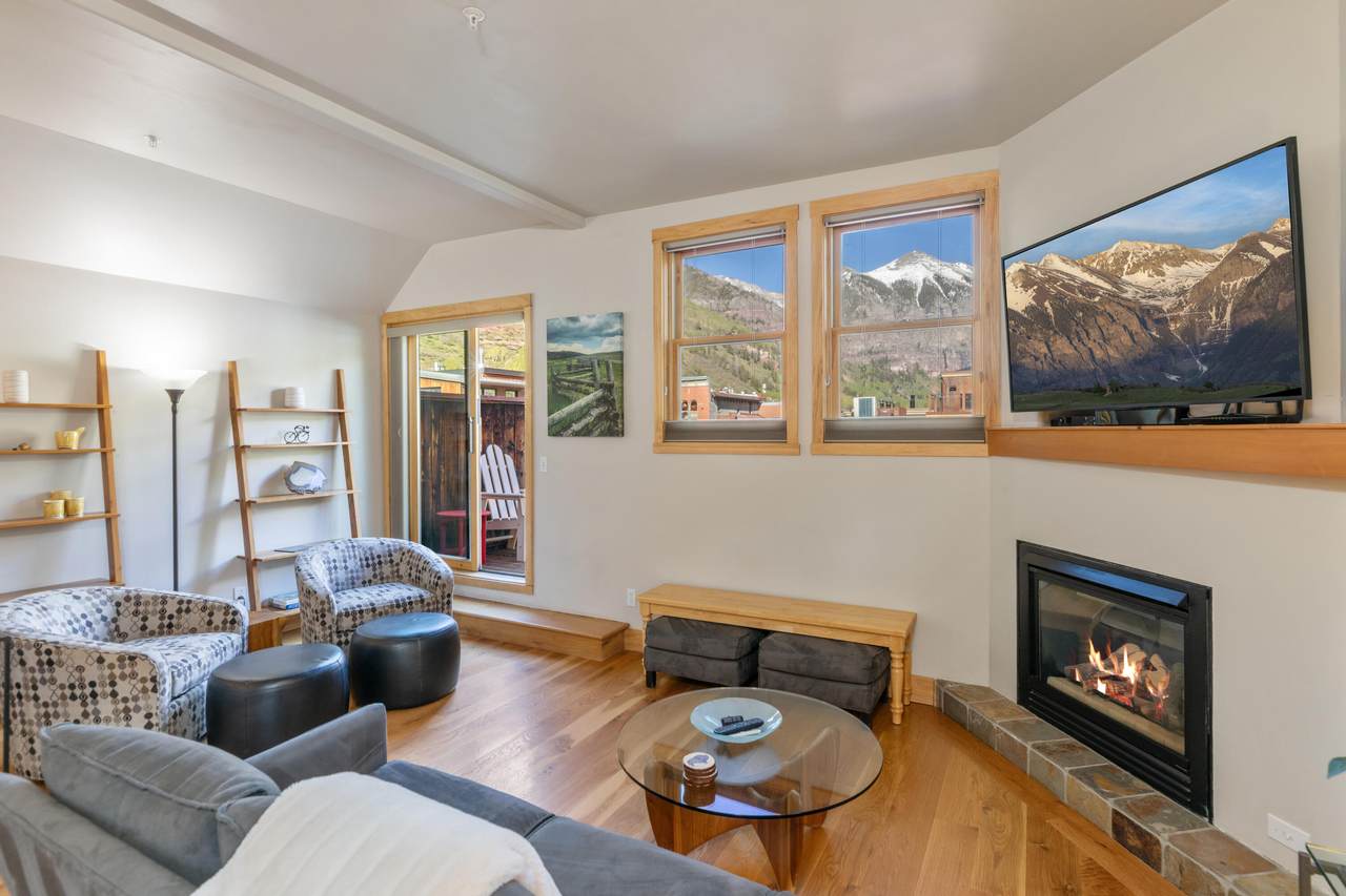 https://bt-photos.global.ssl.fastly.net/telluride/1280_boomver_1_44504-2.jpg